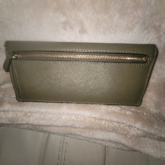 Michael Kors Slim Profile Accordian Wallet - Picture 2 of 5